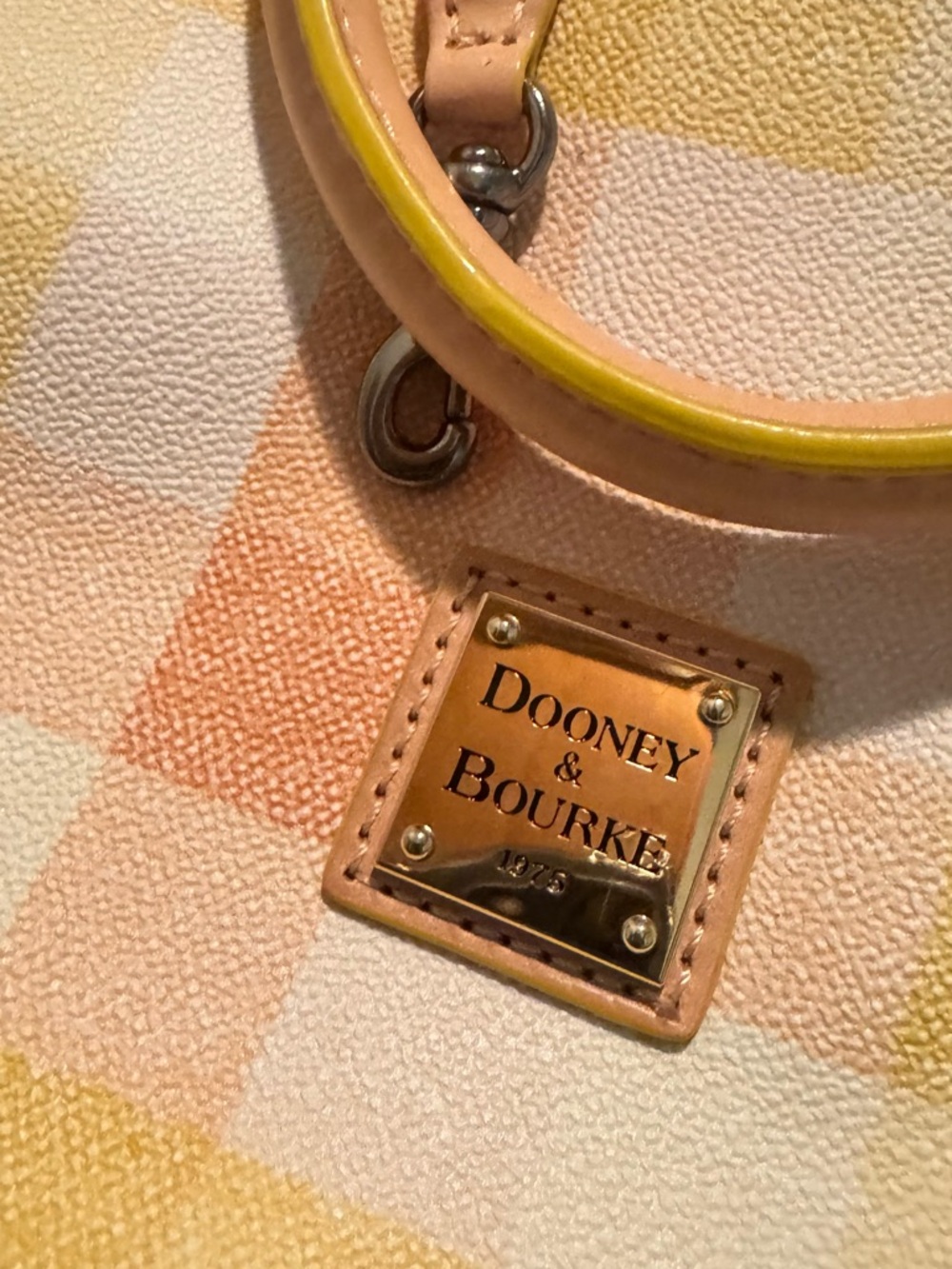 Dooney & Bourke..Women’s Checked Satchel Bag in Peach and Yellow NWOT - Picture 3 of 12